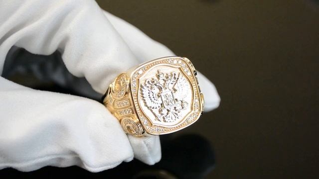 Мужское кольцо-печатка из красного золота с гербом России и бриллиантами смотреть онлайн