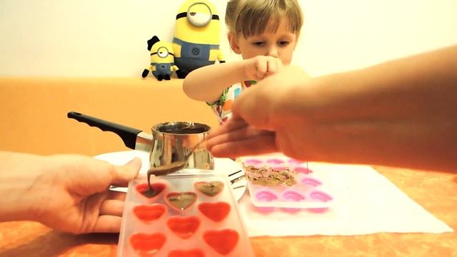 Как сделать конфеты из плиток шоколада  How to make a candies from the chocolate bars