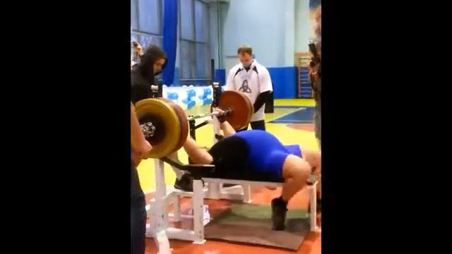 Жимы в Нижнекамске и мой жим 200 кг без экипировки смотреть онлайн