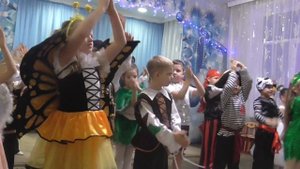 новогодняя игра мы повесим шарики