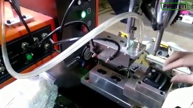 Машина для установки заклепок