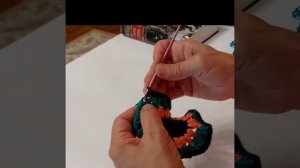 Тапочки шлепанцы крючком, украшенные цветком подсолнуха. Уроки вязания.