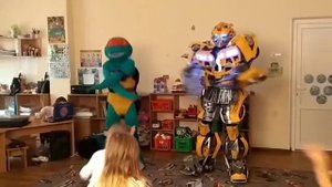 Танцуй как Бамблби Трансформеры Прайм танцуют Dance with Bumblebee