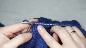 Стильный жилет спицами для женщин с V-образной горловиной | безрукавка с косами | узор косы | МК