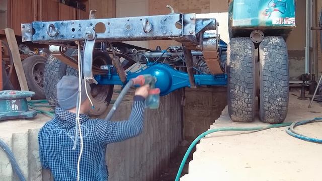 Вторая жизнь для ГАЗЕЛИ!!! Восстанавливаем сгнившую кабину и красим мост! смотреть онлайн