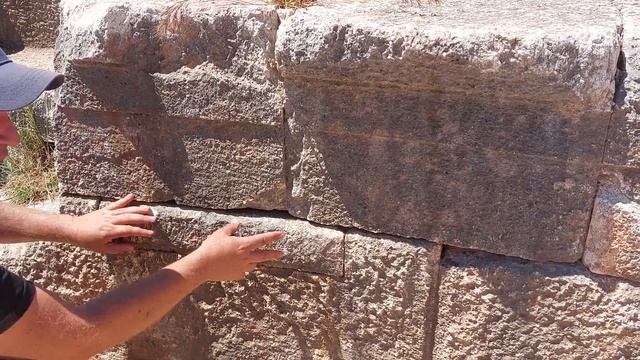 ‼️АХА-ХА, нашёл дефекты/брак древних мастеров в античном театре‼️ смотреть онлайн