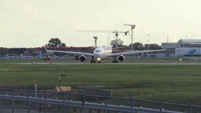 Air Algerie Airbus A330-202 Departing Montreal Trudeau Airport смотреть онлайн