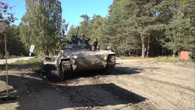 Fursten Forest Toyota Land Cruiser HZJ78 Troopy Camper Offroad смотреть онлайн