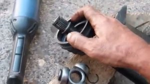 Вибрация при движении  Замена внутреннего ШРУСа. ВАЗ 21099.