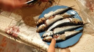 Как почистить соленую рыбу Иваси ?