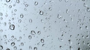 Raindrops_Macro5_Videvo.mov Шум дождя капли стекают по стеклу