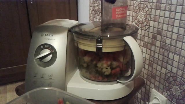 Кухонный комбайн BOSCH ProfiKubixx MCM 5529 смотреть онлайн