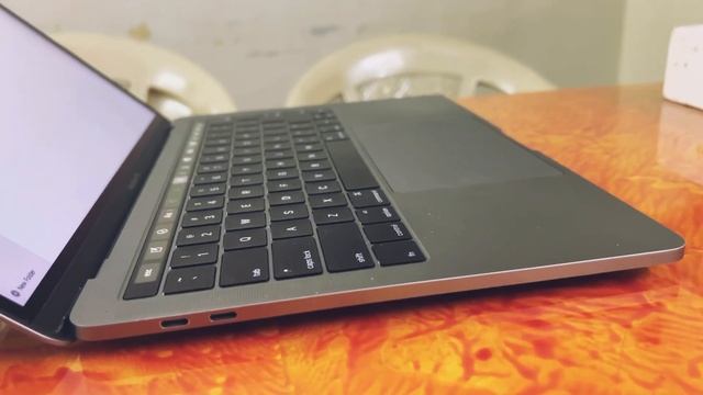 MacBook Pro 2017 Touch Bar MacBook Pro 2016 Touch Bar