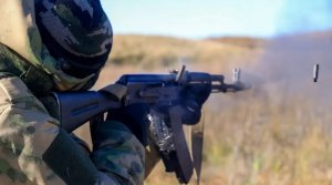 Уникальные кадры стрелкового боя военных РФ с боевиками ВСУ от первого лица