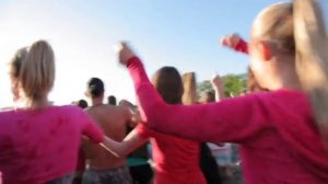 Выпускники из Петербурга устроили танцы на воде