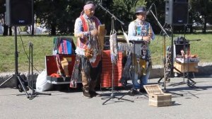 Этническая музыка Эквадорских индейцев  Исполняют латино американские индейцы в Барнауле день город