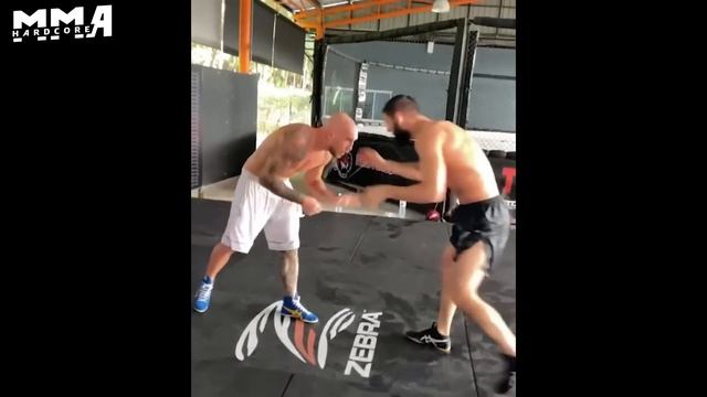 Сегодня UFC 271! Адесанья - Уиттакер. Печаль Физиев - Дос Аньос. Тони UFC 272 не ждем. Уокер - Хилл смотреть онлайн