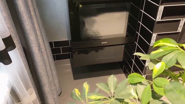 Черная глянцевая кухня. Производство компании Lefico