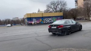 Дрифт на Бмв ф10 528 n20 Bmw f10 donuts