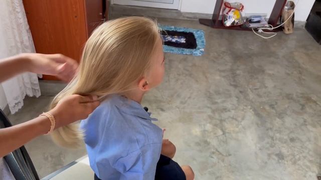 Brother's braid. First time make braid for sister. Braids is simple! смотреть онлайн