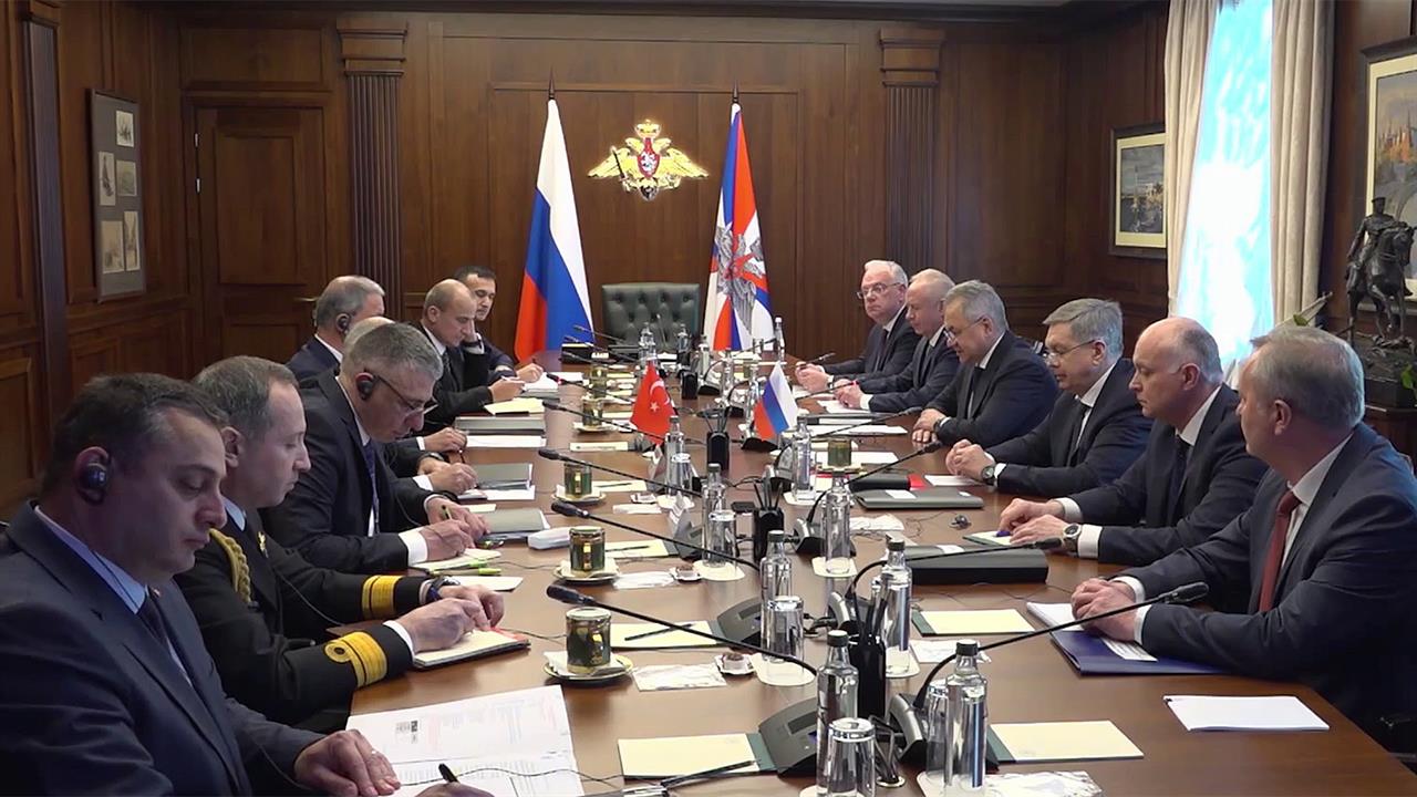 В Москве проходят четырехсторонние переговоры министров обороны России, Ирана, Сирии и Турции