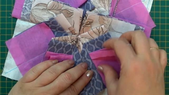 Красота из массы обрезков тонкой ткани Пэчворк в технике артишок смотреть онлайн