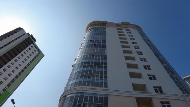 Кто мог разбить закаленный стеклопакет на 15 этаже? смотреть онлайн