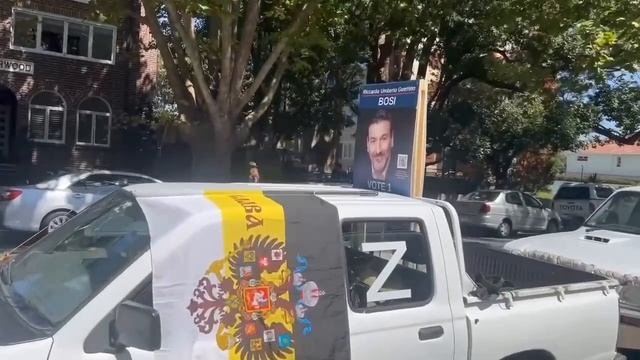 В Сиднее около 1,5 тыс. человек приняли участие в митинге в поддержку России и спецоперации.