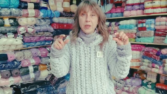 Аксессуары к свитеру из Dolce . Новая идея для свитера . смотреть онлайн