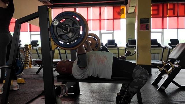 Д 2: Жим штанги лежа, 80 кг, 3 подход. смотреть онлайн