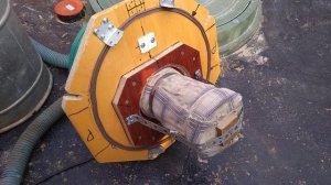 Строительный пылесос из подручных  вещей .   Construction vacuum cleaner from improvised things .