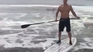 Боксёр Шеннон Бриггс сбросил Владимира Кличко в воду