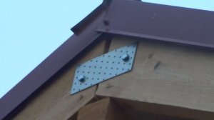 Дом из бруса Огромные трещины на торцах, большие щели, зависание венцов в летнем брусе и прочие миф