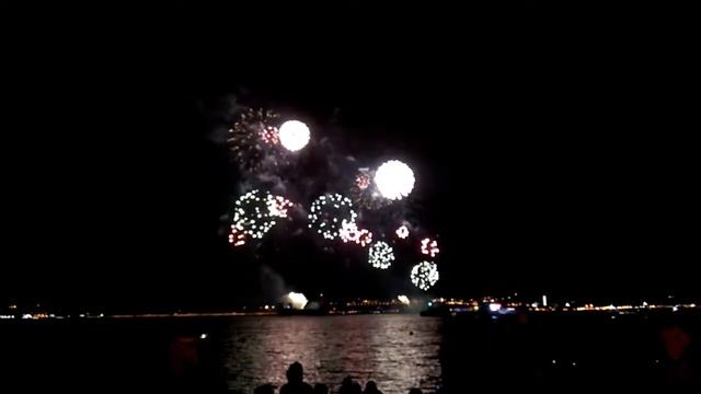 Праздник фейерверков в Геленджике 15.09.2017 смотреть онлайн