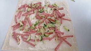 Рулет из лаваша с колбасой и корейской морковью