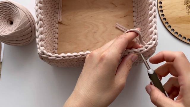 Корзина  кошик гачком з трикотажної пряжі / візерунок  галочки / стовчиком в розкол / майстер клас смотреть онлайн