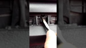 Ремонт бардачка торпеды Шкода октавия тур.