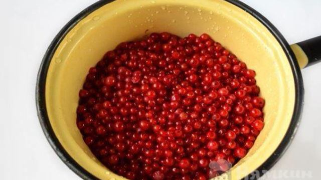 Домашний компот из садовых ягод