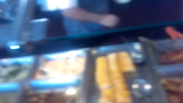 США. Буфет - ешь сколько хочешь, выносить нельзя! Стоимость ланча 6-96. смотреть онлайн