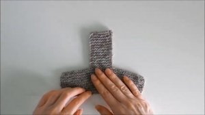 Самые простые пинетки на двух спицах для новорожденных. Мастер - класс для начинающих