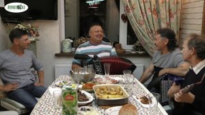 Вот решила написать дорогая Ксения!! Геннадий Сюрсин! Гармонь - это  наше родное, близкое!