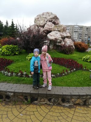 Аня и Рома возвращаются домой из Новосиба.