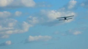 Красивые посадки самолёта Ан-2. Видеоподборка - 2017.