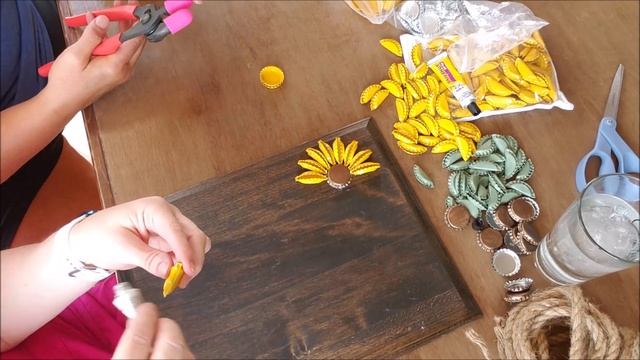 DIY Bottle Cap Sunflower Art смотреть онлайн