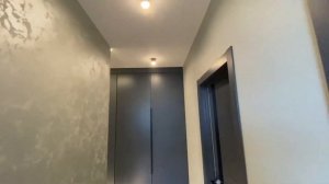 Дизайн прихожей в стиле лофт, декоративная штукатурка