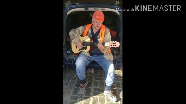 Дедушка поздравляет внука с днём рождения