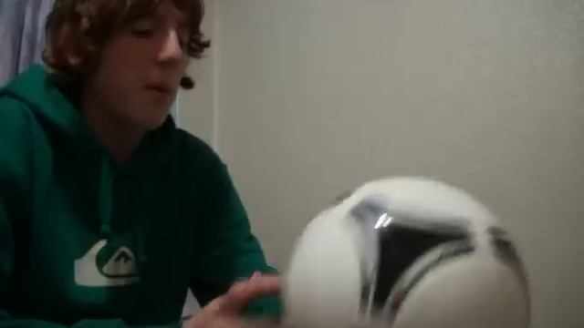 Review del nuevo balón de la Eurcopa 2012 (Tango 12 Top Replique) смотреть онлайн