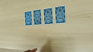 " Чем я нравлюсь загаданному человеку?" таро на отношения.