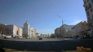 Взгляд из окна такси. Почти пустая Москва. Садовое кольцо.