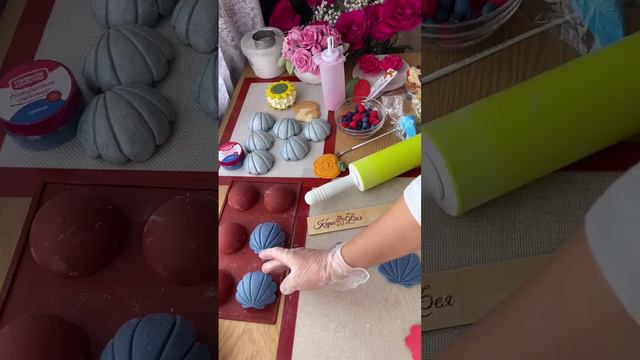 Выпечка выпуклых ракушек на форме «полусферы»